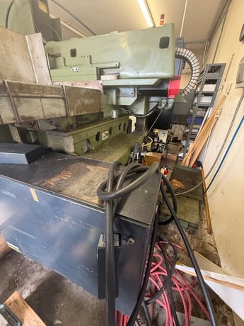 Makino #KE55,  vert mill, 21.6" x21.6" x13.8" travel, 31.5" x14.7" table, 7.5 HP, 1995 - Image 5