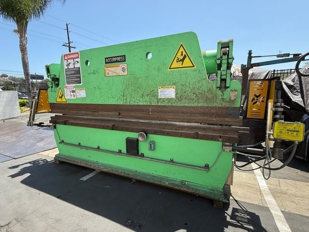 130 Ton, Accurpress #713012, CNC Hydraulic Press Brake, 12' overall, 124" between housing, 14" Open, 6" Shut - Image 1
