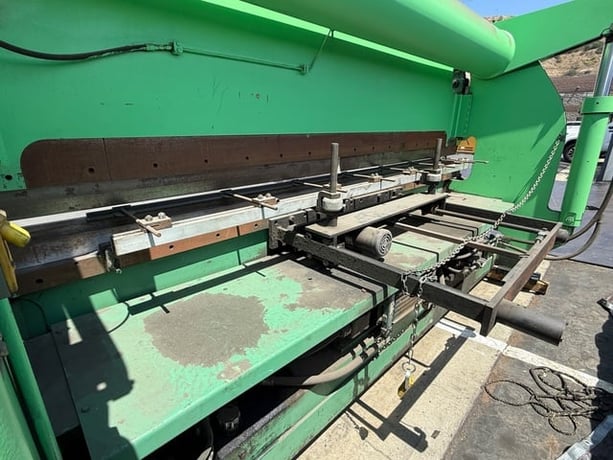 130 Ton, Accurpress #713012, CNC Hydraulic Press Brake, 12' overall, 124" between housing, 14" Open, 6" Shut - Image 3