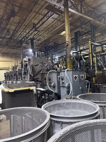 6 cu.ft. Cardinal #600, tumble blast finishing machine, 600 lb. batch capacity, 17.5 HP blast wheel, 460 V. - Image 4