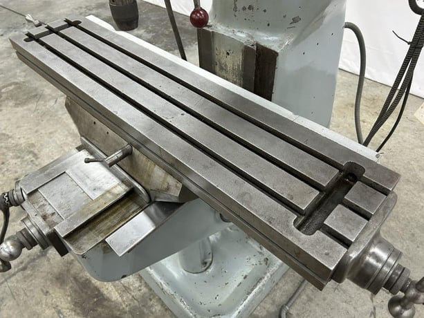 Bridgeport #Series-I, vertical milling machine, 9" x42" table, 1.5 HP, vari-speed, one shot lube - Image 7