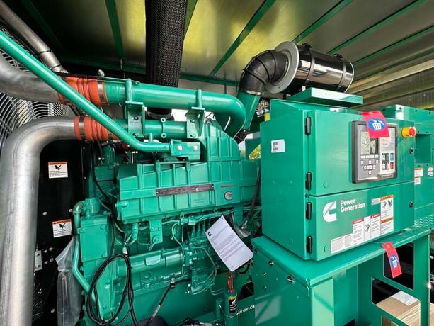 1000 KW Cummins #DQFAD, diesel generator set, 277/480 Volts, 3-Ph., 60 Hz, standby, sound attenuated - Image 7