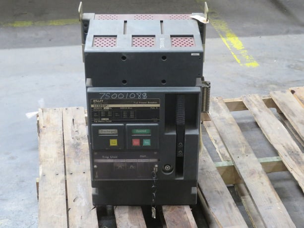 3200 Amps, Fuji SE3203PF, MCCB, 3-Pole, 660 Volts AC - Image 1