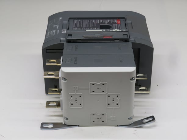 400 Amp. ABB OXA400U2X3QB-ZE, automatic transfer switch, 3-Pole, 600 Volts, NEMA 3R - Image 3