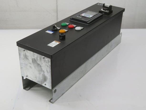 3 HP Eaton, HMX01131NAM1, Variable Frequency Drive, 208 Volts Input, 11 Amps Output - Image 1