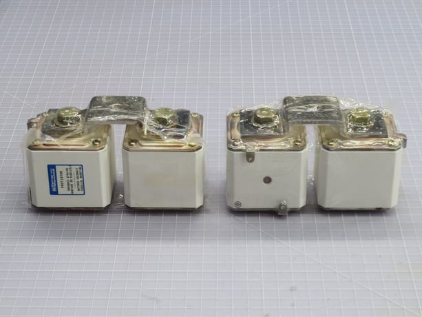 Ferraz Shawmut #N300737, Lot Of 2, Ferraz Shawmut N300737 Plug Fuses - Image 2