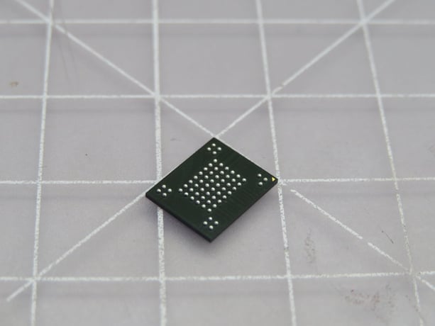 Infineon #17-4038101-01, LOT OF 680 Infineon 17-4038101-01 ML01G200BHI00 Nand Flash Memory - Image 2