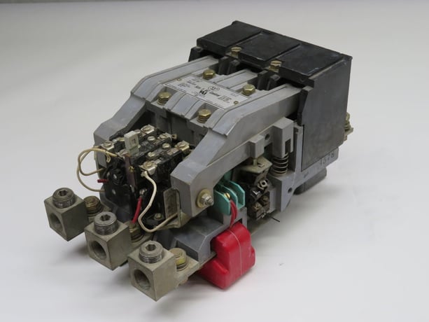 270 Amps, Westinghouse, 2050A15G16, starters, 200 HP, 600 Volts - Image 1