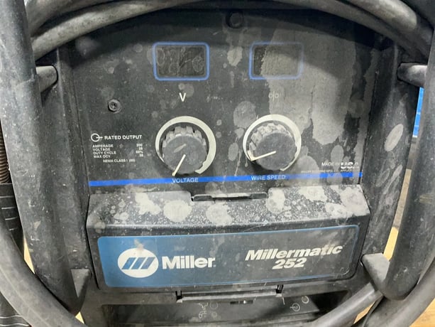 Miller #Millermatic-252, Mig Welder, 200 Amp., 230 V., 7.1 KW - Image 3