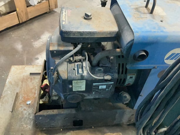 Miller #Bobcat-225G-Plus, Engine Driven Welder/Generator, 8.5 KW, Onan P216G Engine, 6,993 hours - Image 9
