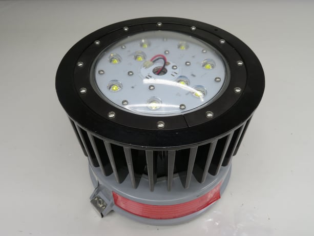 Crouse-Hinds #VMV5L/UNV1, LED Luminaire, 41W, 5000K, 5000 lm, Type V Optics, Integral Sensor - Image 1