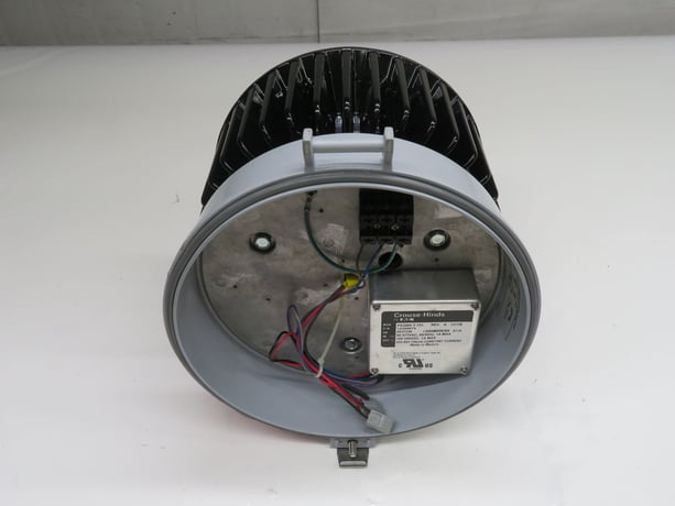 Crouse-Hinds #VMV5L/UNV1, LED Luminaire, 41W, 5000K, 5000 lm, Type V Optics, Integral Sensor - Image 2