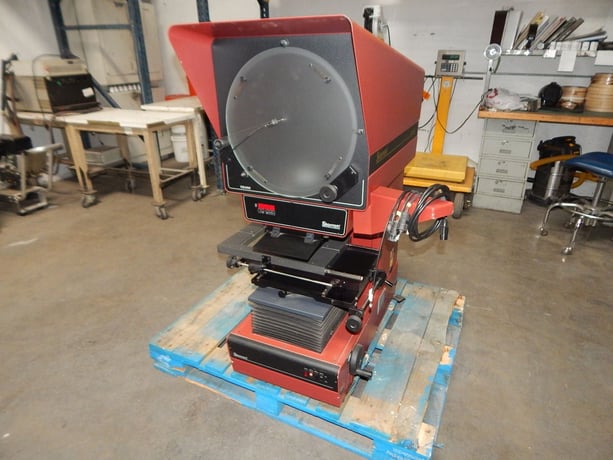 16" Starrett #VB400, Benchtop Optical Comparator, 250 mm X-Travel, 150 mm Y-Travel, 90 kg Load Capacity - Image 1