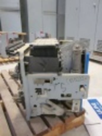 1600 Amps, General Electric, AKR-4A-50-1, electrically operated, drawout, #AB0212 - Image 7