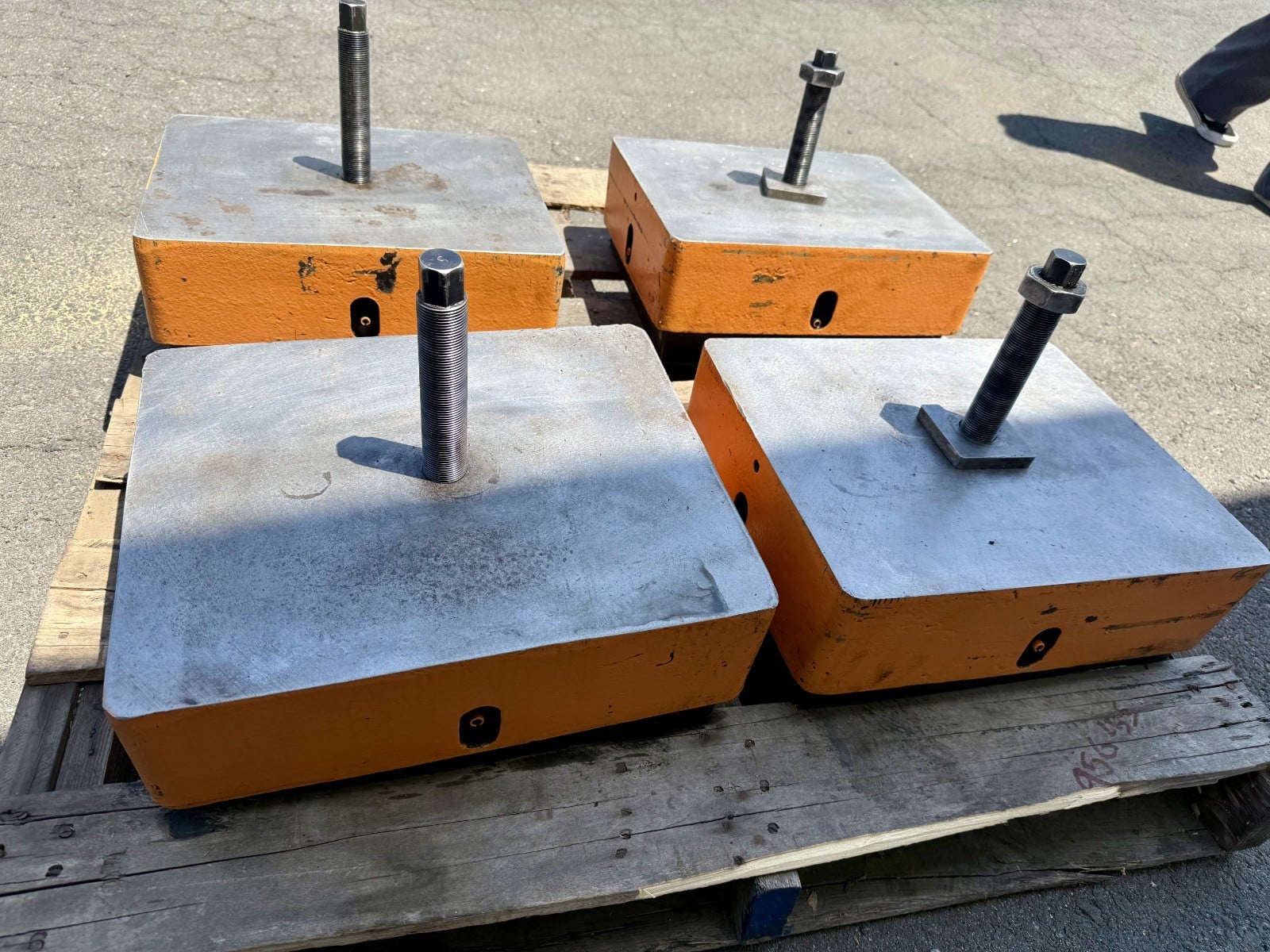 6" x 13-1/4" x 16-1/4" Micro / Isolator, Vibro isolation pads, 1-1/4" Studs - Image 3