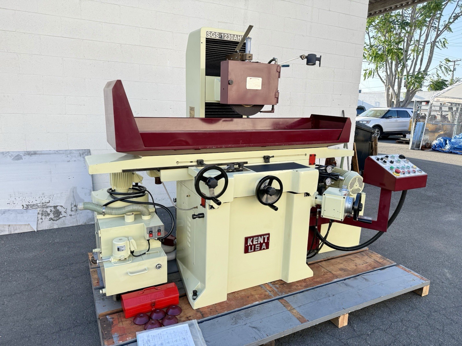 Kent USA #SGS-1230AHD, Automatic Surface Grinder, 12" x 30" table, 5 HP, 14" x 1-1/4" x 5" wheel, 12" chuck - Image 2