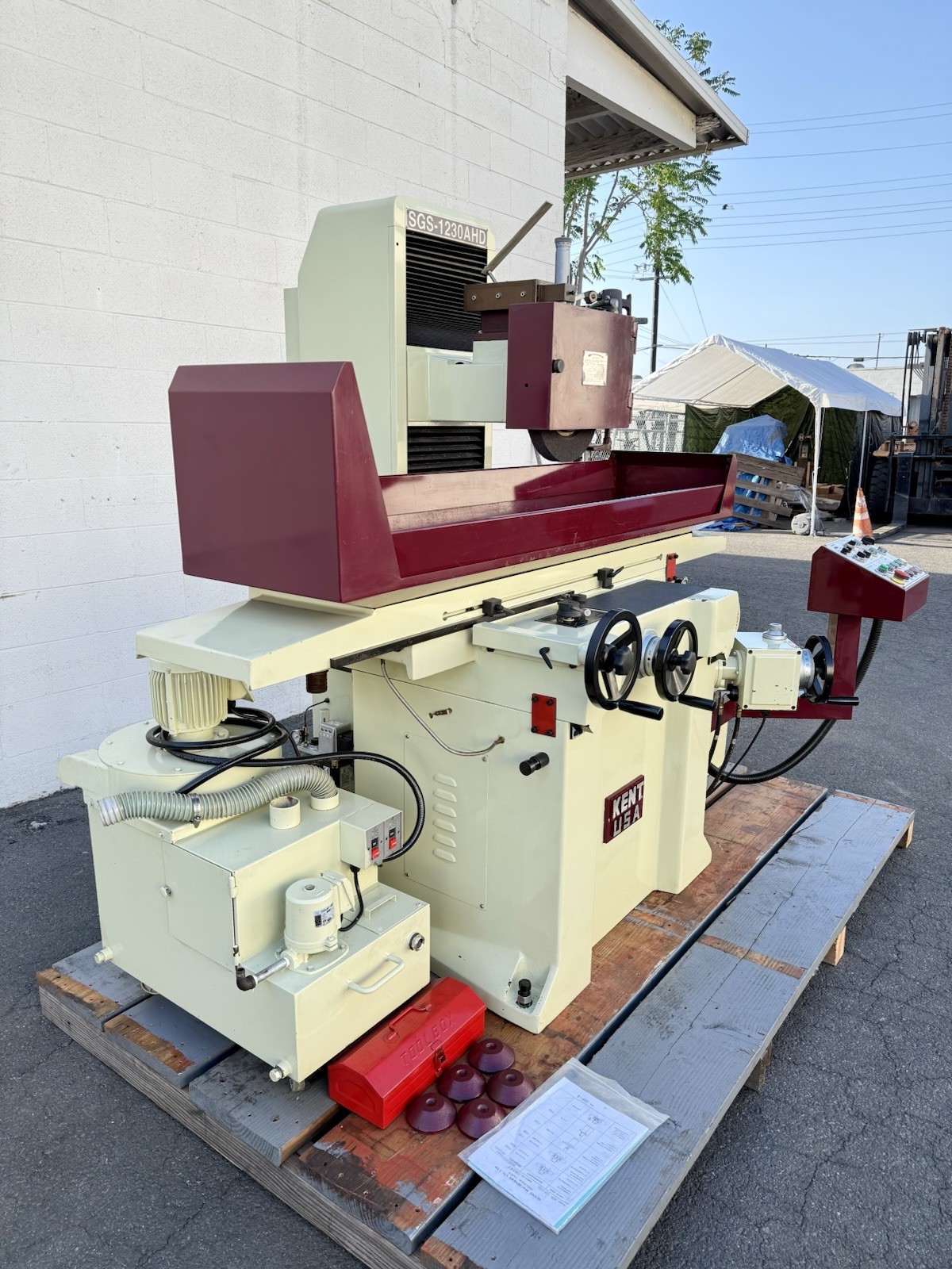 Kent USA #SGS-1230AHD, Automatic Surface Grinder, 12" x 30" table, 5 HP, 14" x 1-1/4" x 5" wheel, 12" chuck - Image 3