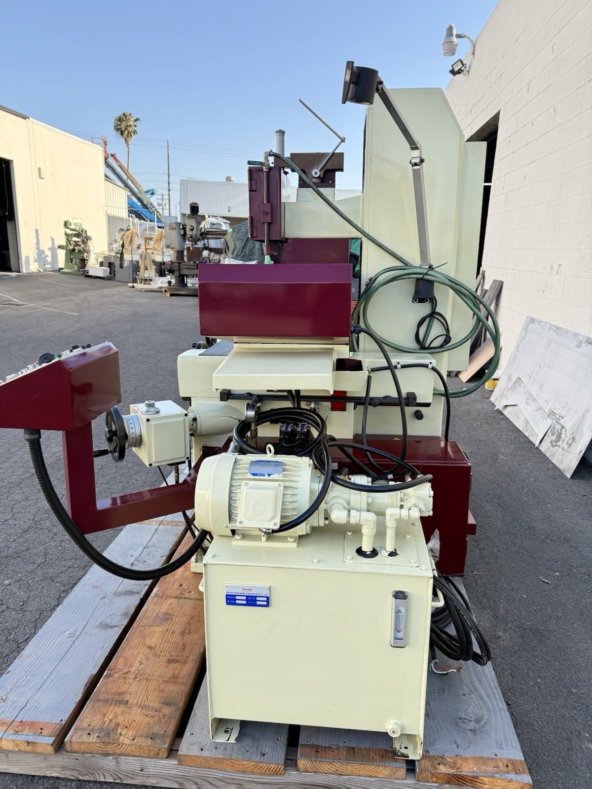Kent USA #SGS-1230AHD, Automatic Surface Grinder, 12" x 30" table, 5 HP, 14" x 1-1/4" x 5" wheel, 12" chuck - Image 8