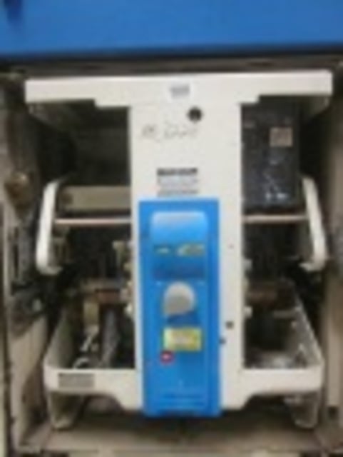 1600 Amps, General Electric, AK-2A-50, manually operated, drawout, #AB3228 - Image 3