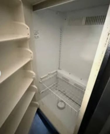 Frigidaire, Stainless Steel Fridge & Freezer, 32" width x 65" H, 140 psig, 115 Volt - Image 4