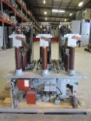 1200 Amps, Eaton, 150DH-P500, electrically operated, drawout, #AB5563 - Image 2