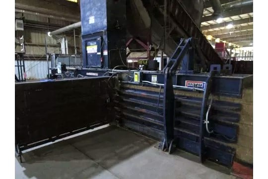 Max-Pak #HOE2850-759AR, auto-tie horizontal baler, 30" x 42" x 72" bale, 9" cylinder, 75 HP, 1,400 lb. bale - Image 5