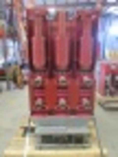 1200 Amps, Siemens, 15-HK, electrically operated, drawout, #AB6049 - Image 4