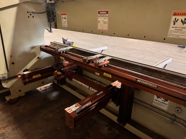 175 Ton, Accurpress #717510, CNC Hydraulic Press Brake, 120" bed length, 100" between frames, 8" ram stroke - Image 6