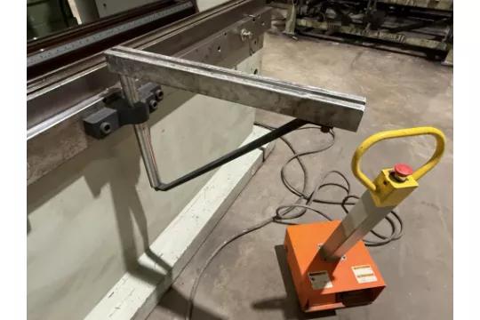 175 Ton, Accurpress #717510, CNC Hydraulic Press Brake, 120" bed length, 100" between frames, 8" ram stroke - Image 9