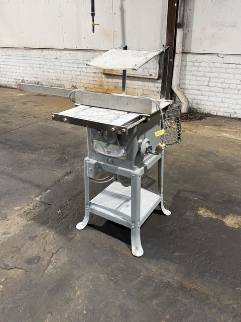 Delta Table Saw, 15x22 table, 1 HP - Image 2