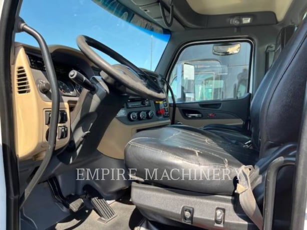 Peterbilt (Obsolete) J.h. Day CAB, On Highway Truck Engine, 480769 hours, S/N: 1XPCD49X4HD448057, 2017 - Image 3