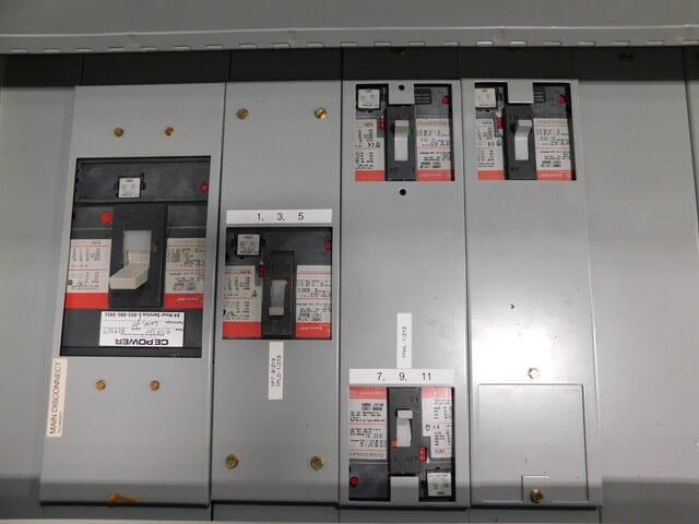 400 Amp. General Electric, Spectra Series, panelboard, 4 W, 480Y/277 Volts - Image 4