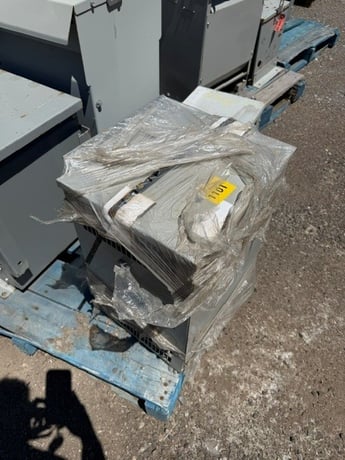 15 KVA 120 Primary, 120/120/240 Secondary, Hammond, Isolation Type - Image 2