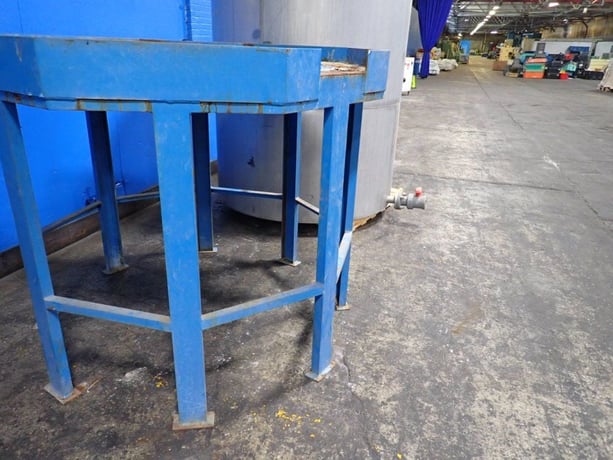 920 Gallon Stainless Steel Tank with Stand - Image 8