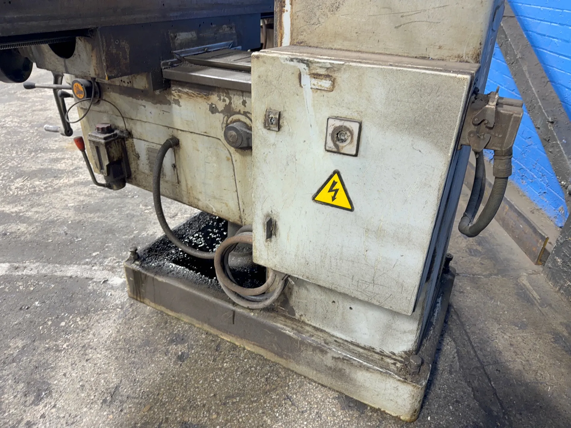 Lagun #FTV-4L, Vertical Mill, 11" x 58" Table, 3 KW, Made In Spain - Image 5