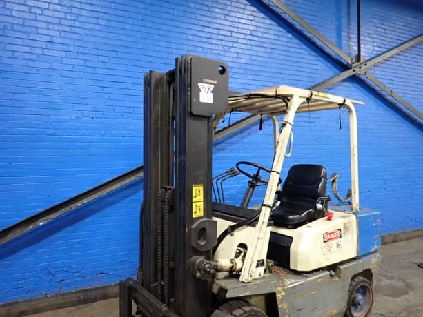 4,435 lb. YW #C-50, Propane Forklift, 42" x 4" Forks, 192" Mast Height, 6,590 Hours - Image 3