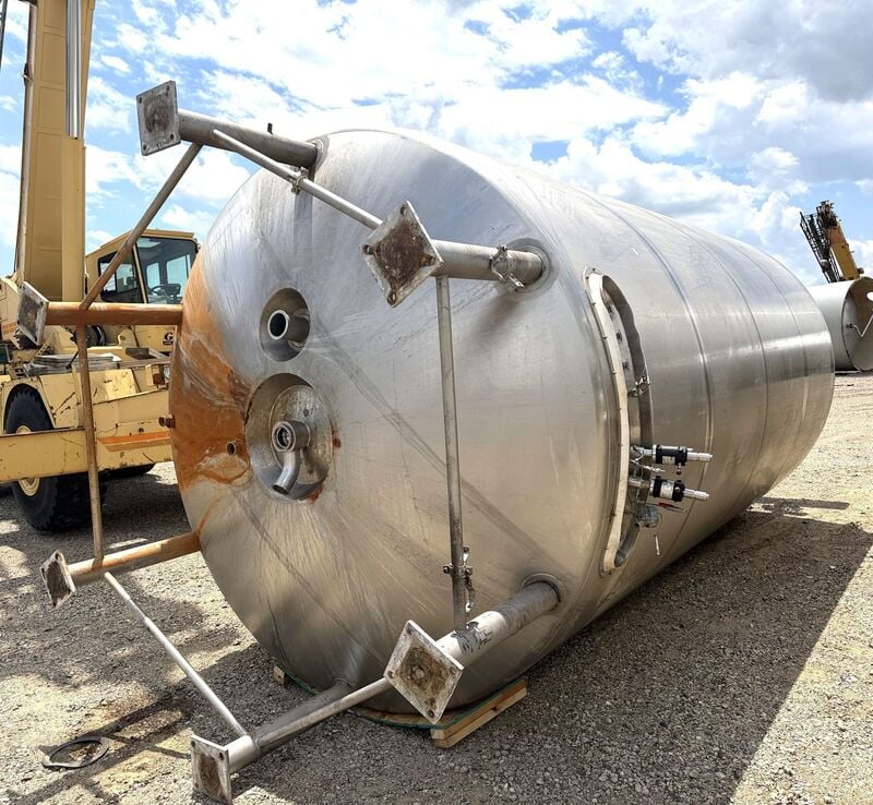 7000 gallon DCI, sanitary Stainless Steel jacketed mix tank, 15 psi/FV @ 250°F, 8' 6" diameter x 16' T/T - Image 7