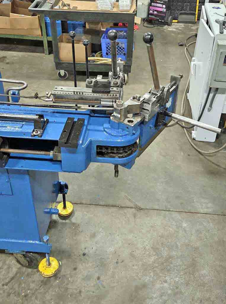 1-1/4" Pines #1400, non-ferrous tube bender, 5 HP, Allen Bradley PLC, manual clamp, bend rotation counter - Image 3