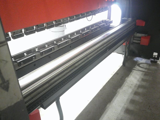 187 Ton, Amada #HFE-170/4, CNC hydraulic press brake, 14' overall, 144" between housing, 7.87" stroke, 16.5" - Image 2