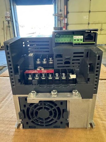 Toshiba VFS15-4037PL-W1 Variable Frequency Drive 380/500V 3-Phase Untested Surplus - Image 4