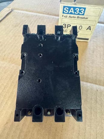 Fuji Electric SA33 Auto Circuit Breaker 600V AC Appears Unused - Image 3