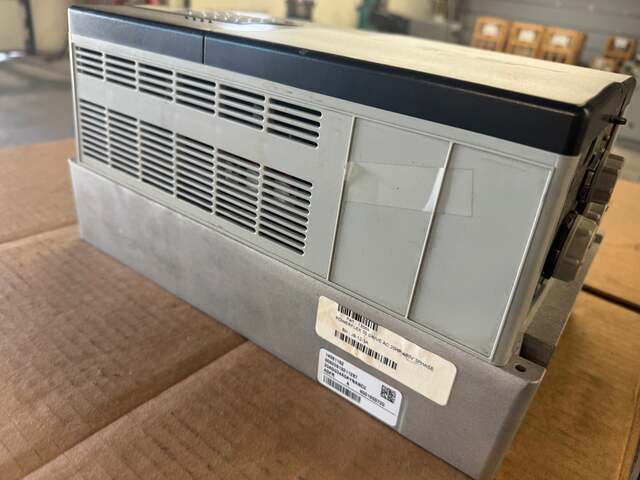 Allen-Bradley 20AD034A0AYNANC0 Variable Frequency Drive 480V AC 3-Phase 01542 - Image 4