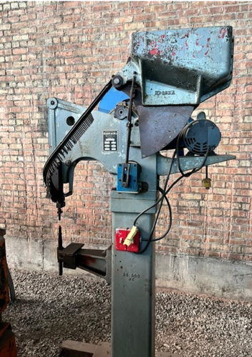 Chicago #99BT, 3/16" dia., for long rivet - 3" max length, 4-1/2" stroke, 12" throat, continuous blade feed - Image 7