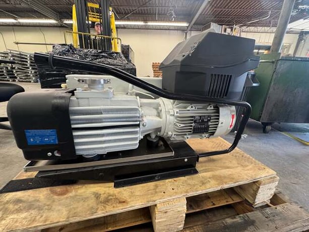 Leybold #SV-120-BIFC, Rotary Vane Vacuum Pump, Single Stage, Oil Sealed, 10 mbar, 2.2 kW - Image 3