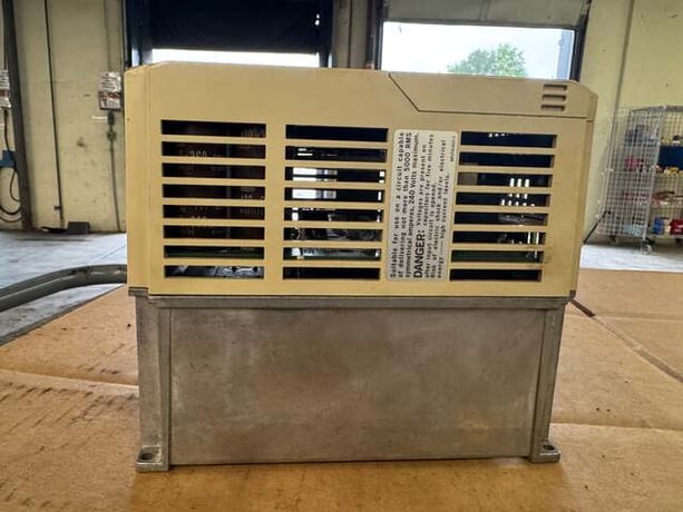 5 HP Saftronics #CIMR-PCU23P7, PC3 Inverter, Variable Frequency Drive, 200-230 Volts, 3 phase - Image 5