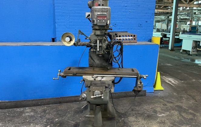 Bridgeport, Vertical Milling Machine, 9" x 42" Table, 2 HP, 1415/1710 RPM, 220/460 V. - Image 1