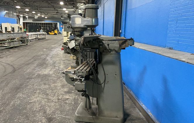 Bridgeport, Vertical Milling Machine, 9" x 42" Table, 2 HP, 1415/1710 RPM, 220/460 V. - Image 10