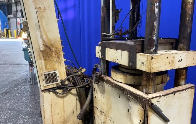 220 Ton, TMP, Four-Post Hydraulic Press, 16" x 16" x 18", 10 HP, 2500 psi, 1993 - Image 6