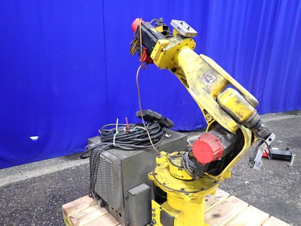 Fanuc #ARC-MATE-100i, Industrial Robot, A05B-1210-B601, A05B-2402-B001 Controller, Teach Pendant, 2000 - Image 3