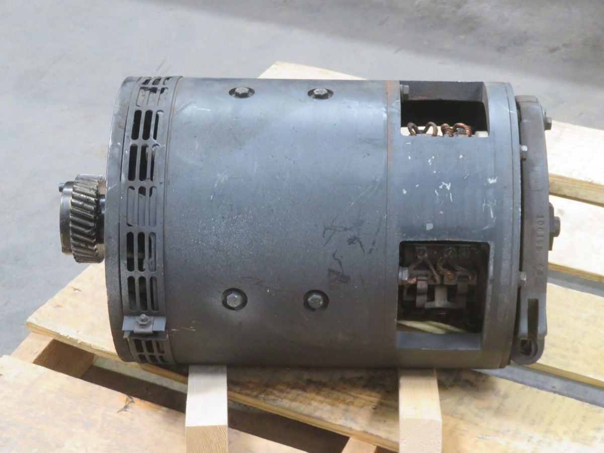 Crown #W11AB02-020347-001, DC motor, 36 Volts - Image 3